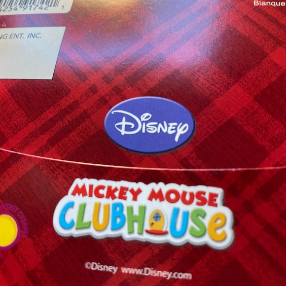 Mickey Mouse Club House Minnie Mouse Pajama Set. - Picture 6 of 7